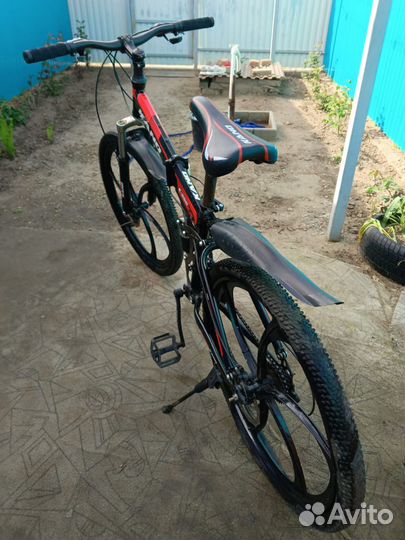 Продам велосипед горный на литых дисках
