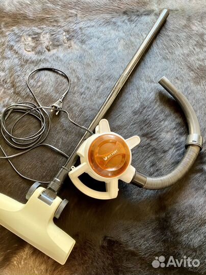 Пылесос мини безмешковый KitFort