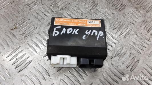 Блок управления subaru tribeca B9 (83F06NC05)