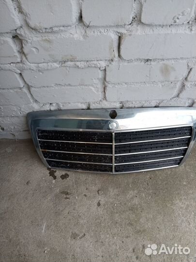 Решетка радиатора 124 кузов