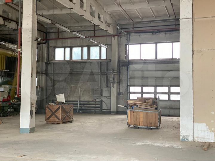 1572м² теплое торгово-складское