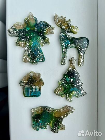 Елочные игрушки из эпоксидной смолы
