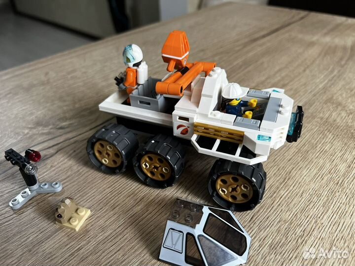 Lego космос 60225