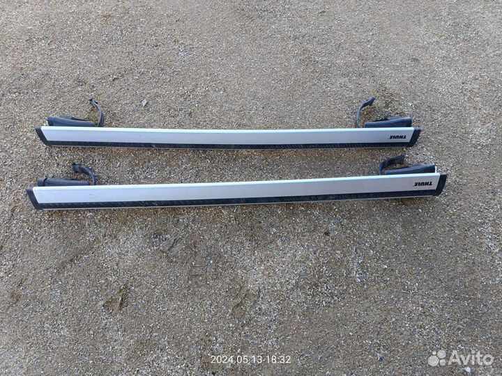 Багажник на крышу поперечины Thule