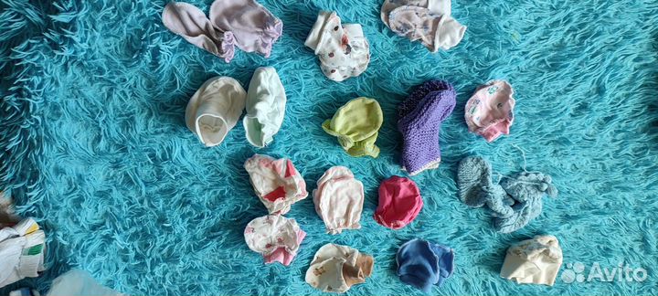 Чепчики шапочки антицарапки носочки на малышей