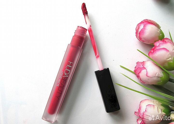 Помада матовая Huda Beauty