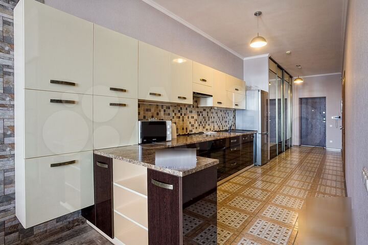 3-к. квартира, 95 м², 4/12 эт.