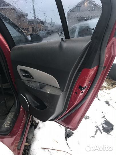 Chevrolet Cruze Задняя правая дверь