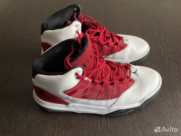 Nike air Jordan Max aura