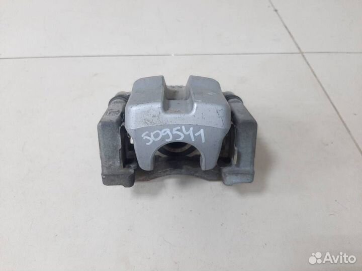 Суппорт задний правый Toyota Camry V50 2011-2017