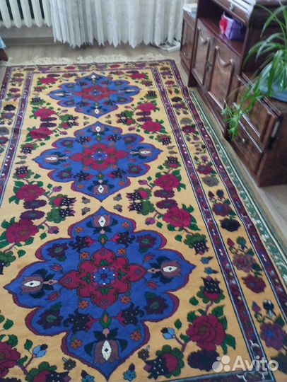 Ковер шерстяной ручной работы