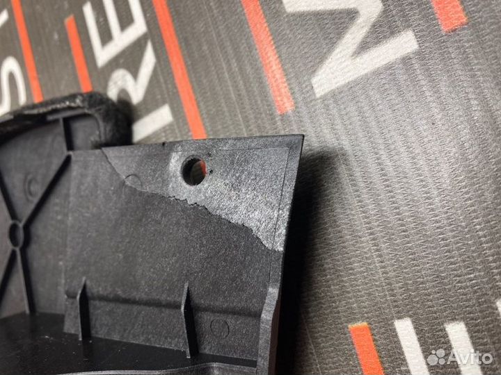 Обшивка багажника левая Volkswagen Touareg 7L BHK