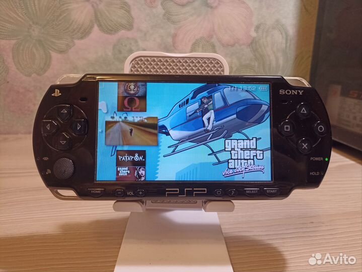 Sony PSP 2008 прошитая + игры