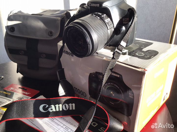 Зеркальный фотоаппарат Canon EOS 1100D