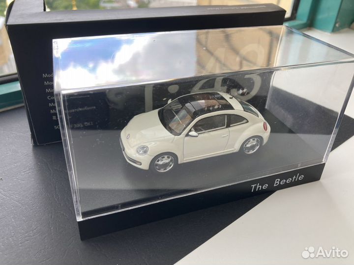 Коллекционная модель VW new beetle 1:43 Schuco