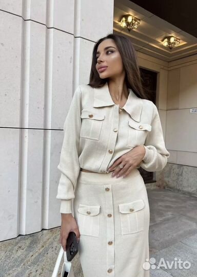 Костюм женскмй с юбкой