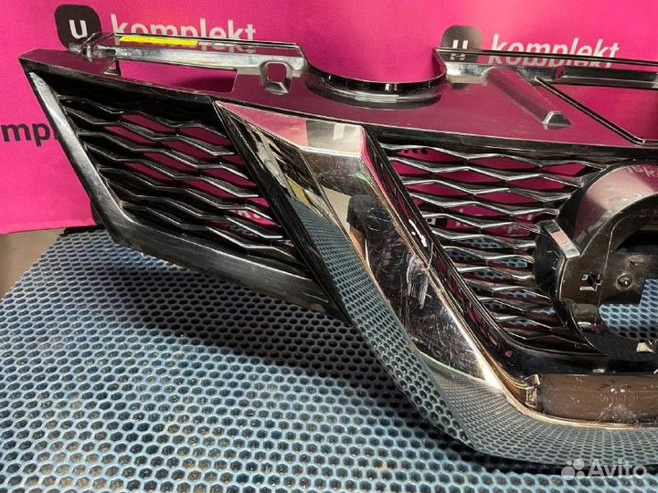 Решетка радиатора Nissan X-Trail