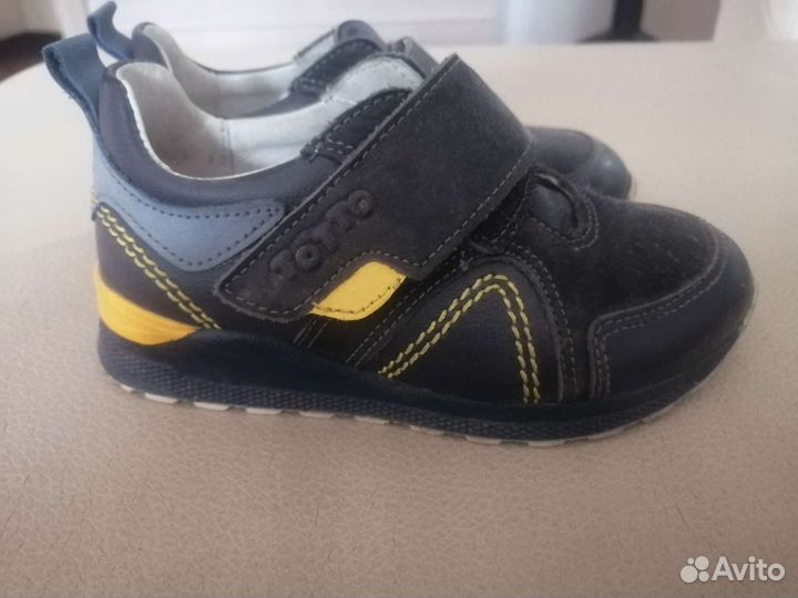 Кроссовки детские размер 27