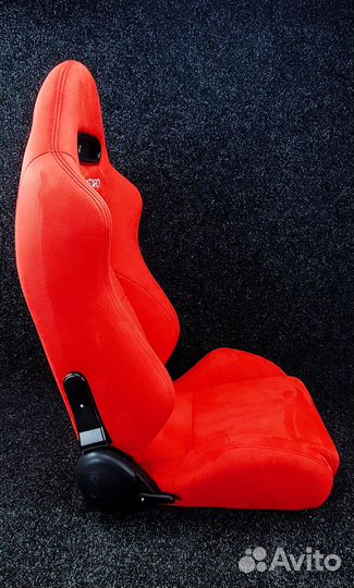 Сиденья спортивные пара - Recaro Полу-ковши с регу