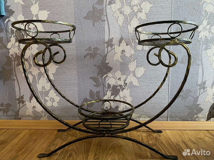 Подставка для цветов напольная металлическая