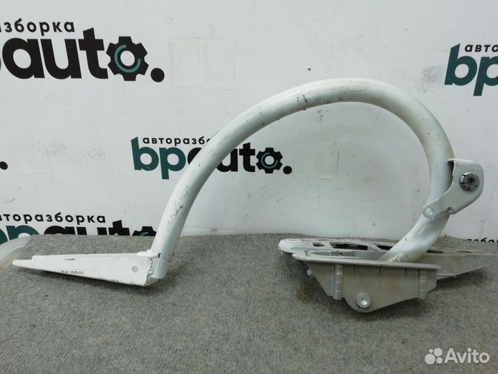 Петля крышки багажника левая A2057500328