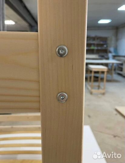 Двухъярусная кровать из массива