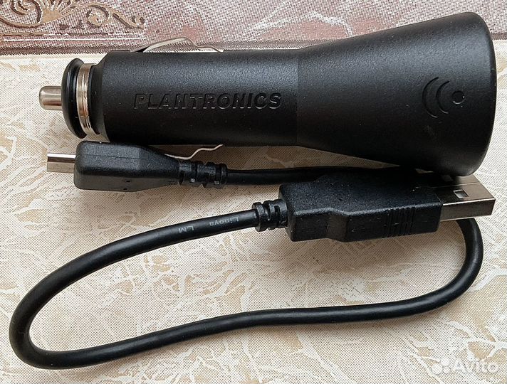 Продается блютус Plantronics Voyages PRO HD