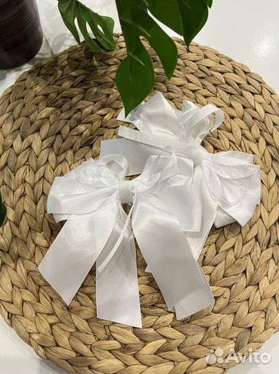 Бантики для волос на резинке белые для довочек