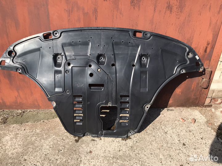 Пыльник двигатела на KIA Sorento 2020-2023год