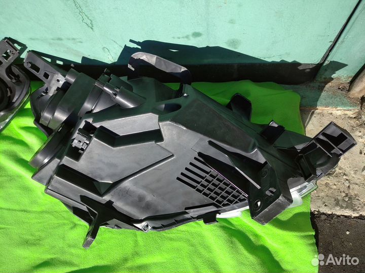 Фары Citroen Berlingo 2008-2022