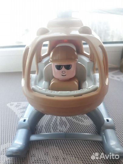 Игрушка вертолёт