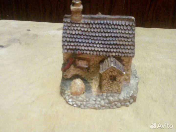 Статуэтка домик