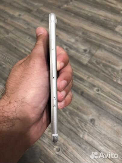 Телефон iPhone 7