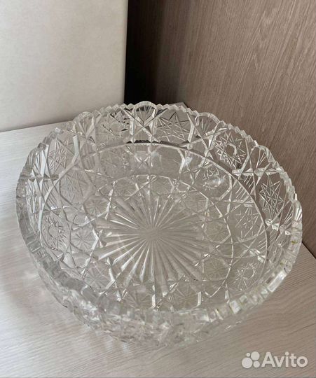 Большая хрустальная ваза