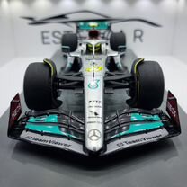 Модель Mercedes AMG W13 Hamilton 2022 1:18 Spark