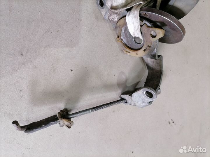 Натяжитель ремня генератора Mercedes 190 W201 1993