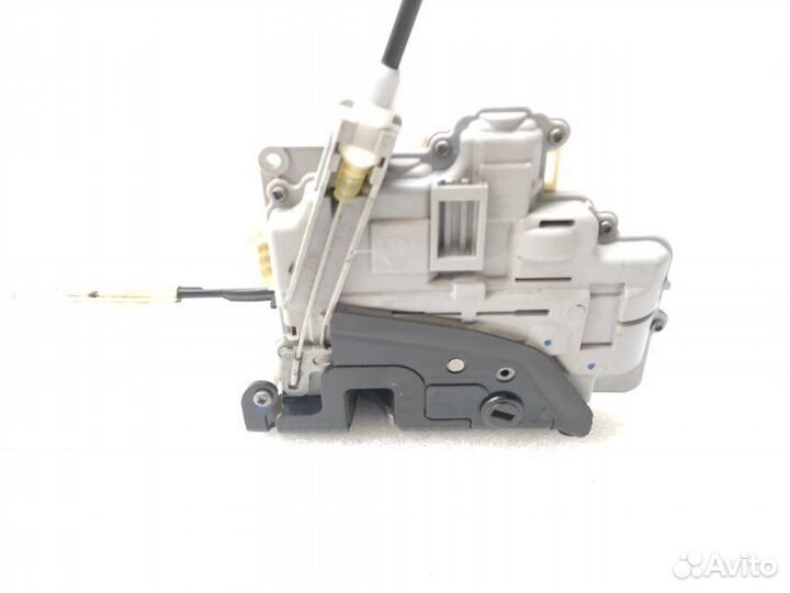 Замок двери задний правый Volkswagen Passat B7