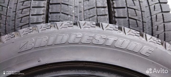 Bridgestone Blizzak Revo2 235/45 R17