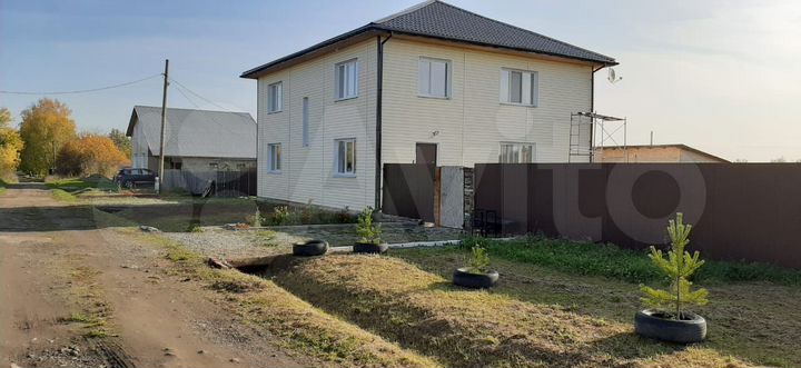 Коттедж 194 м² на участке 12 сот.