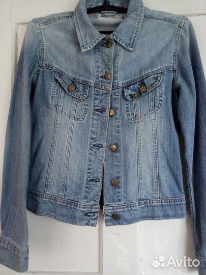 Куртка джинсовая Lee. Размер S