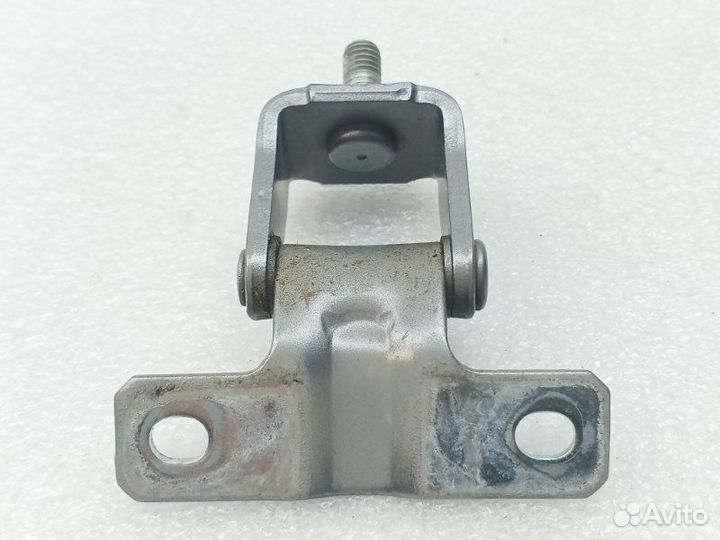 Петля двери багажника левая Mitsubishi Asx 3