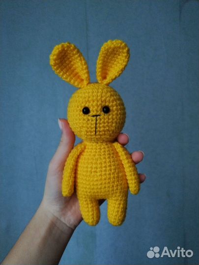 Заяц вязаный