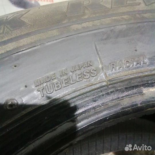 Bridgestone Blizzak Revo GZ 215/60 R16