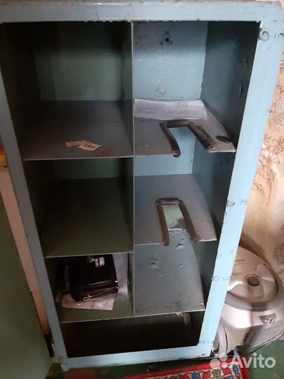 Сейф металлический