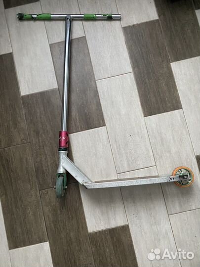 Трюковой самокат + дека district 530