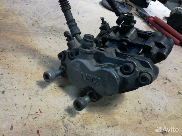 Суппорт перед.зад.Kawasaki zzr1100