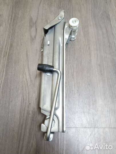 Домкрат Audi A6 (C6)