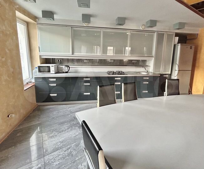 3-к. квартира, 100 м², 3/4 эт.