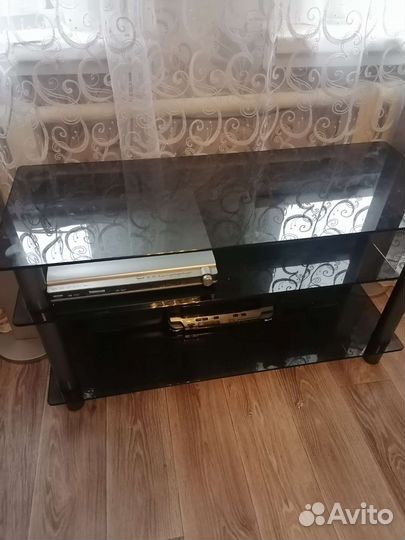 Тумба стеклянная для телевизора