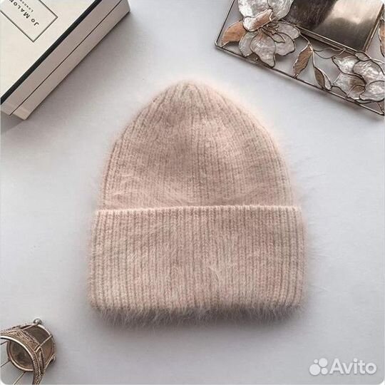 Женская шапка